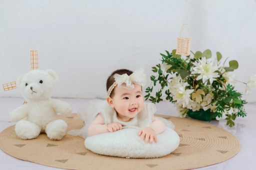 深圳宝宝多久会抬头